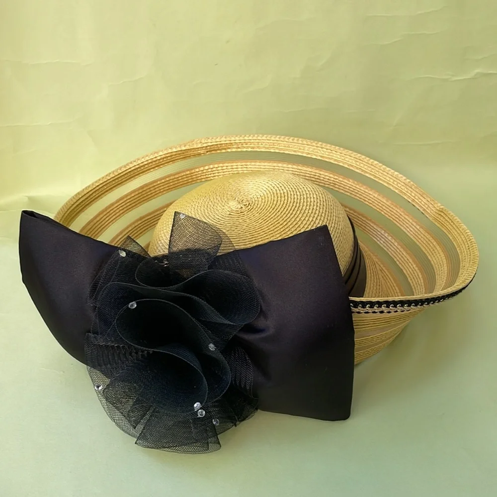 Vintage hat with big black bow - Picture 7 of 11